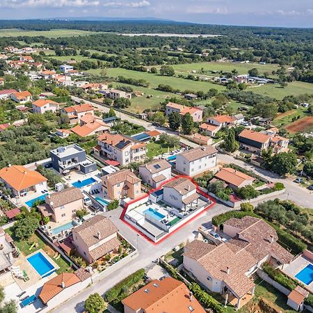 Casa Tara Three-Bedroom Holiday Home Pula Zewnętrze zdjęcie
