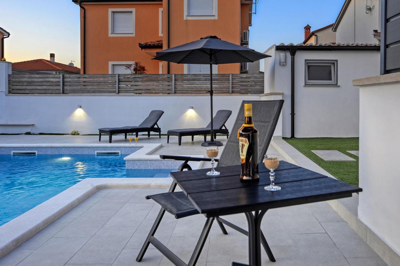Casa Tara Three-Bedroom Holiday Home Pula Zewnętrze zdjęcie