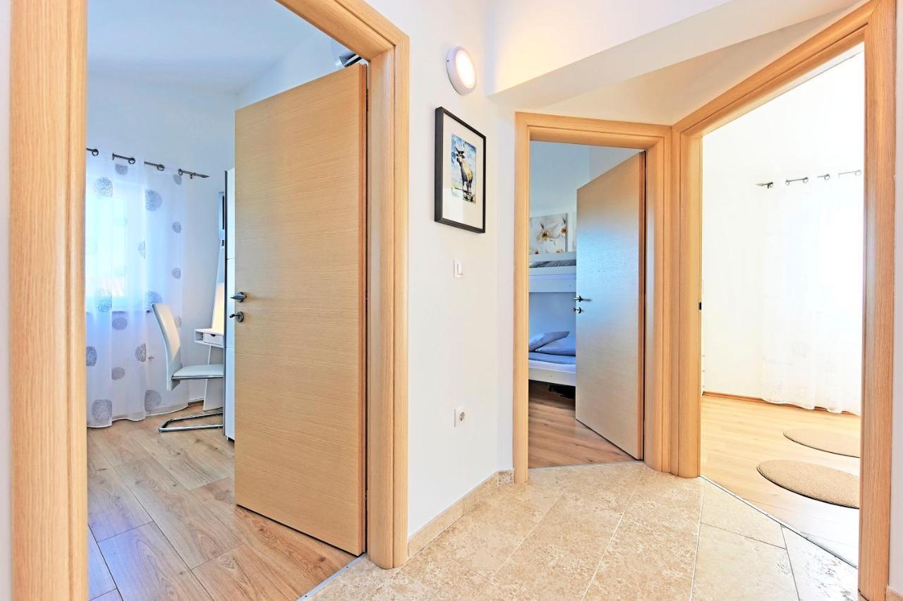 Casa Tara Three-Bedroom Holiday Home Pula Zewnętrze zdjęcie