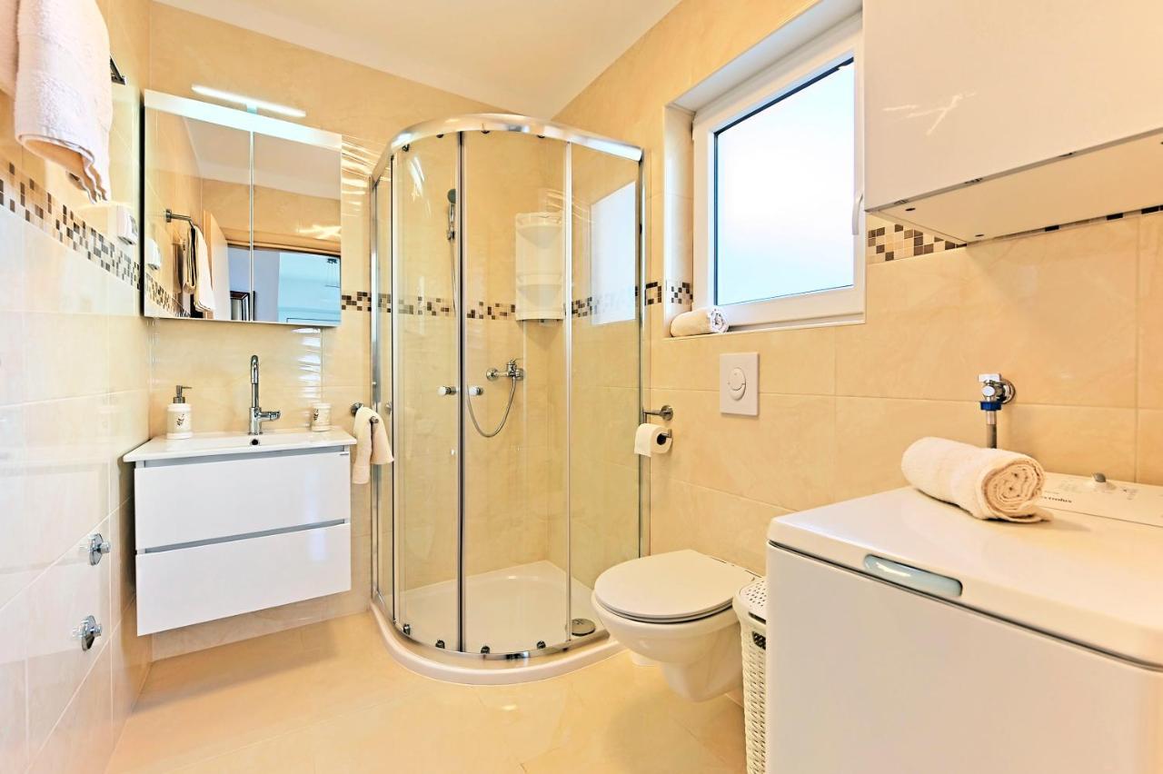 Casa Tara Three-Bedroom Holiday Home Pula Zewnętrze zdjęcie