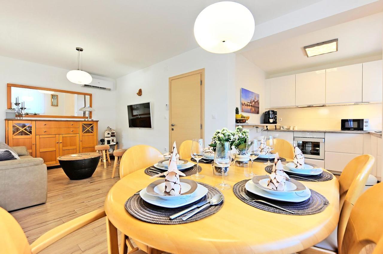 Casa Tara Three-Bedroom Holiday Home Pula Zewnętrze zdjęcie