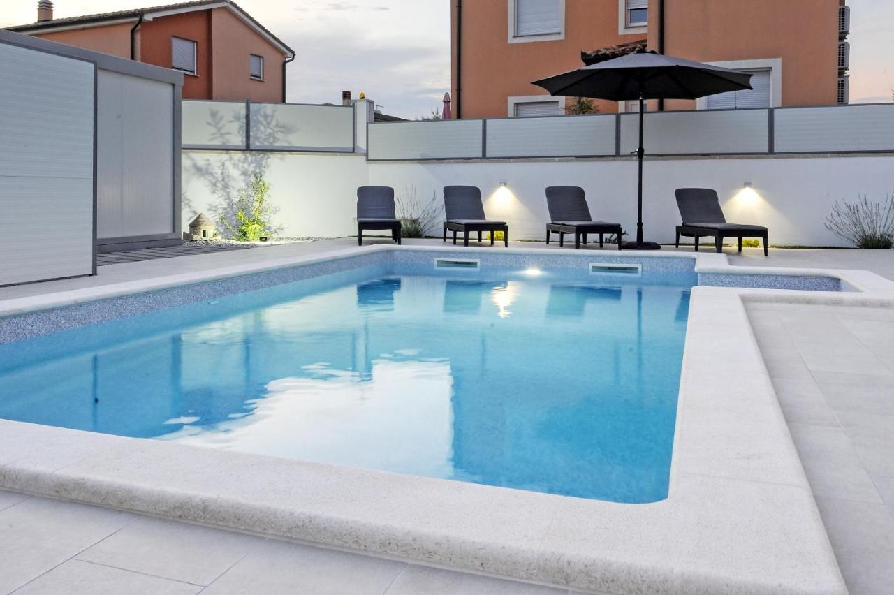 Casa Tara Three-Bedroom Holiday Home Pula Zewnętrze zdjęcie